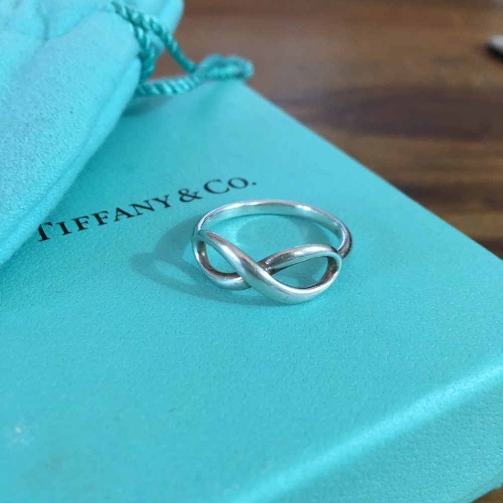 Tiffany & Co. Infinity Ring Size 7 - Picture 2 of 7